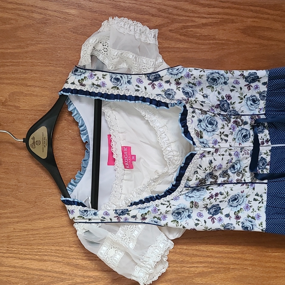 Kreuger Dihrndl 38 blue roses and top Oktoberfest - Picture 6 of 6